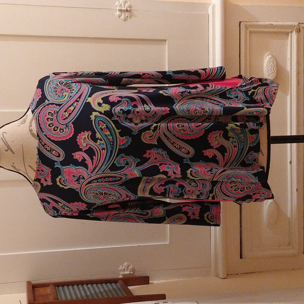 Andria Lieu bold print stretch top Sz M 🎁